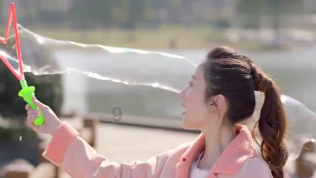 为什么感觉大多数高速公路上没有路灯？是因为成本太高了吗？游戏画面